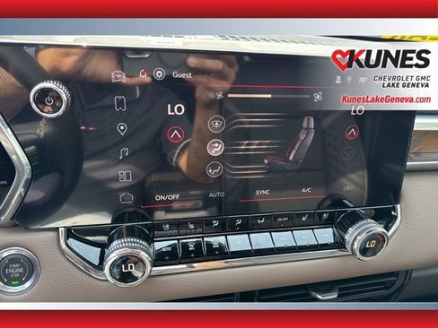 New 2025 GMC Canyon Denali image 40