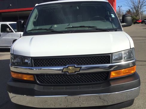 Used 2024 Chevrolet Express 2500 w/ Driver Convenience Package RWD image 2