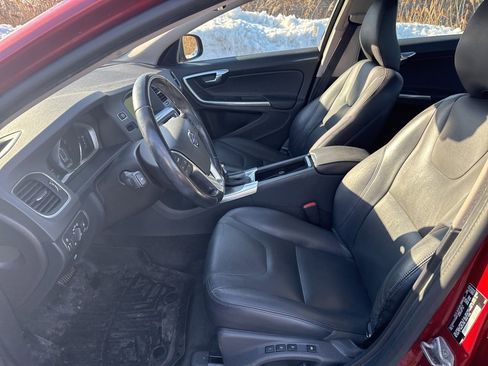 Used 2015 Volvo S60 T5 Premier w/ Climate Package image 9