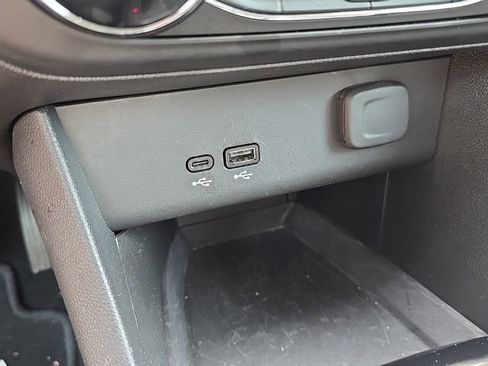 Used 2025 Buick Encore GX Preferred FWD image 29