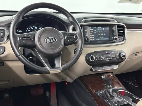 Used 2017 Kia Sorento EX w/ EX V6 Premium Package FWD image 37