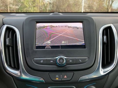 Used 2023 Chevrolet Equinox LT image 33