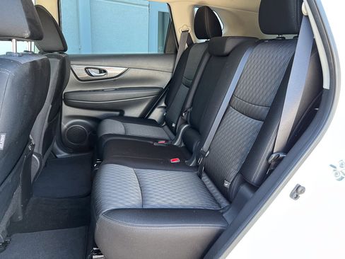 Used 2018 Nissan Rogue SV AWD/4WD image 27