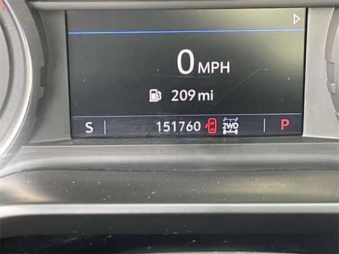 Used 2020 Chevrolet Silverado 1500 LTZ image 25