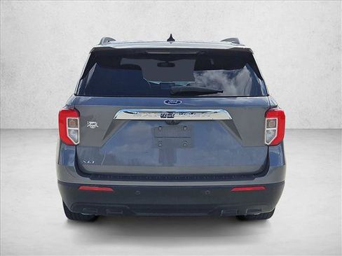 Used 2021 Ford Explorer XLT image 6