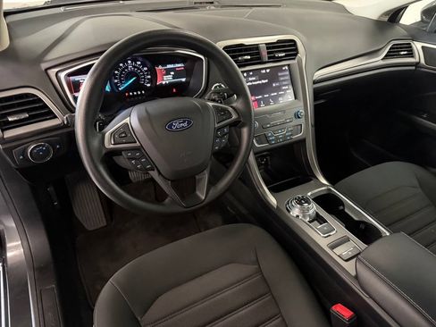 Used 2019 Ford Fusion SE FWD image 11