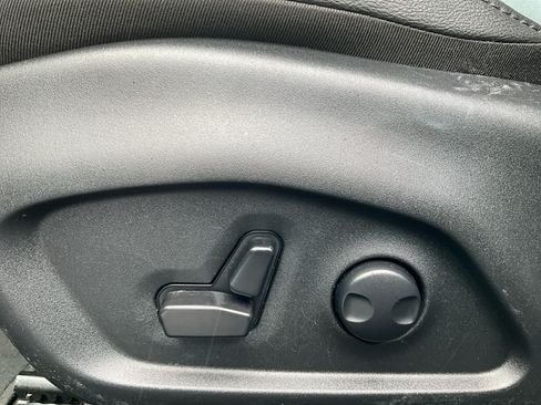 Used 2025 Jeep Compass Limited AWD/4WD image 19