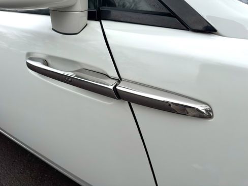 Used 2016 Rolls-Royce Wraith image 20