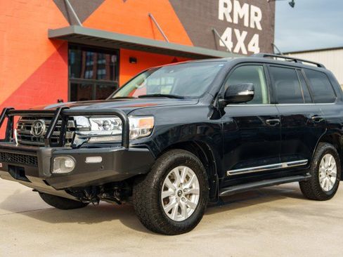 Used 2017 Toyota Land Cruiser image 1