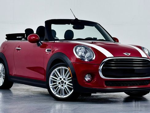 Used 2018 MINI Cooper Convertible image 2