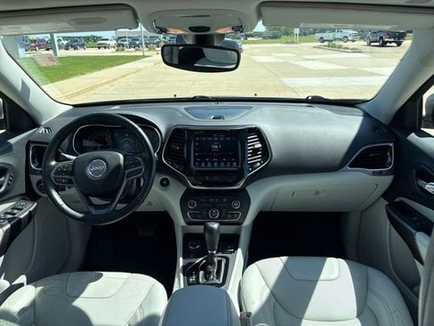 Used 2019 Jeep Cherokee Limited AWD/4WD image 21