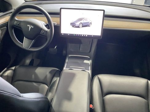 Used 2023 Tesla Model Y Long Range image 5