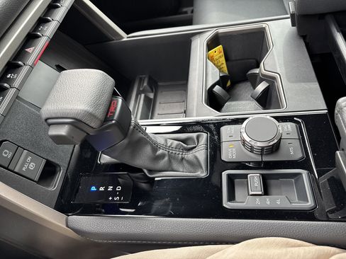 Certified 2025 Toyota Tundra Limited w/ TRD Off-Road Package image 25