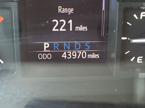 Certified 2019 Toyota Tundra SR5 image 23