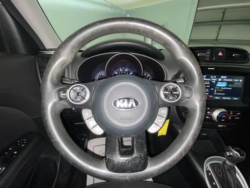 Used 2018 Kia Soul + FWD image 14