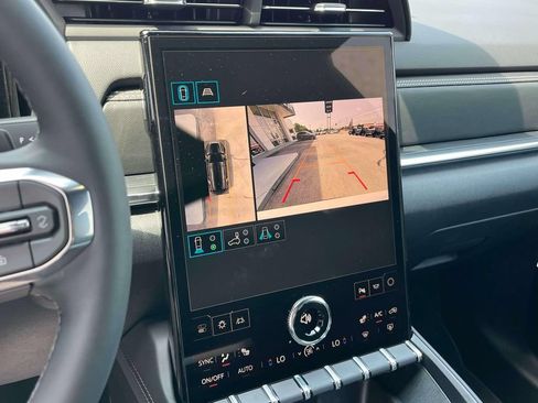New 2026 GMC Terrain Elevation w/ Elevation Premium Package AWD/4WD image 29