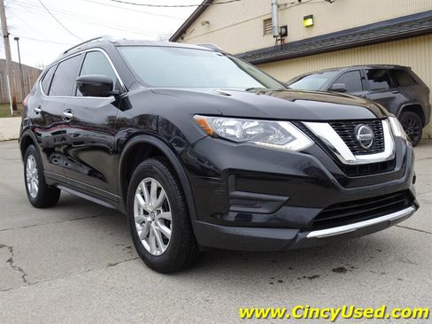 Used 2018 Nissan Rogue SV w/ Sun & Sound Touring Package AWD/4WD image 4