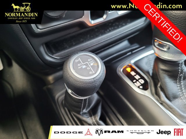 Certified 2025 Jeep Wrangler Unlimited Sahara AWD/4WD image 13