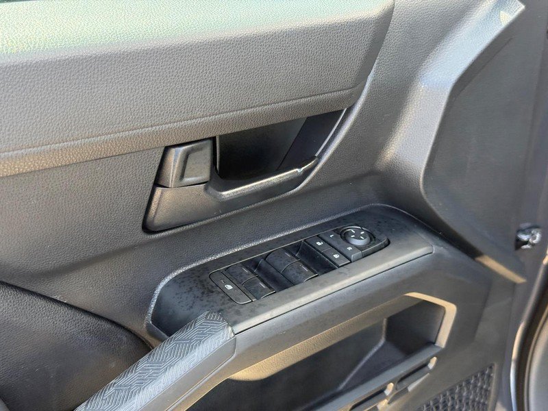Used 2025 Toyota Tacoma SR5 AWD/4WD image 18