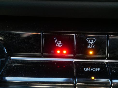 Certified 2025 Chevrolet Equinox LT image 28