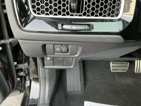 Used 2025 Honda Civic Sport Touring image 23