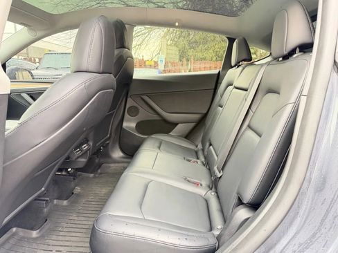 Used 2022 Tesla Model Y Performance image 14