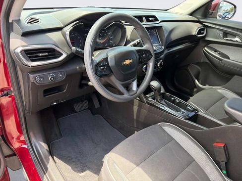Used 2022 Chevrolet TrailBlazer LT w/ Confidence II Package FWD image 24