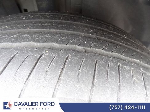Used 2018 Ford Explorer Limited w/ Equipment Group 301A AWD/4WD image 14