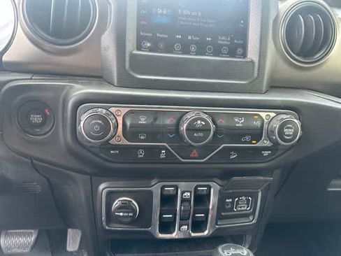 Used 2018 Jeep Wrangler Unlimited Sport S AWD/4WD image 7