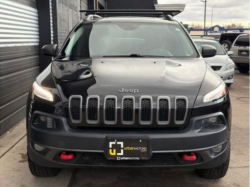 Used 2017 Jeep Cherokee Trailhawk w/ Comfort/Convenience Group image 12