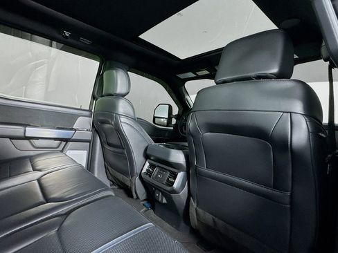 Used 2025 Ford F350 Platinum w/ FX4 Off-Road Package image 32