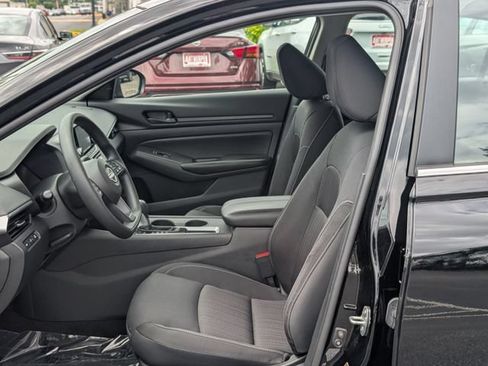 Used 2024 Nissan Altima 2.5 S FWD image 13