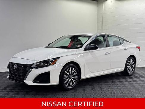 Certified 2025 Nissan Altima 2.5 SV FWD image 1