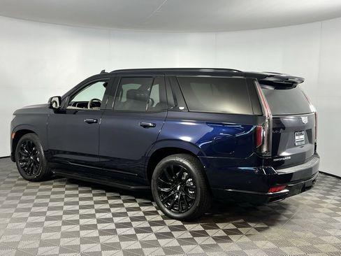 Used 2024 Cadillac Escalade Sport Platinum w/ LPO, ONYX Package image 8