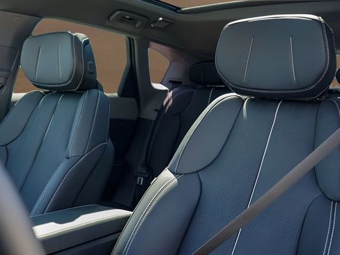 New 2026 Cadillac Optiq Luxury 2 image 11