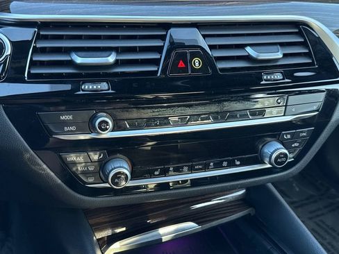 Used 2021 BMW 530i w/ Convenience Package image 22