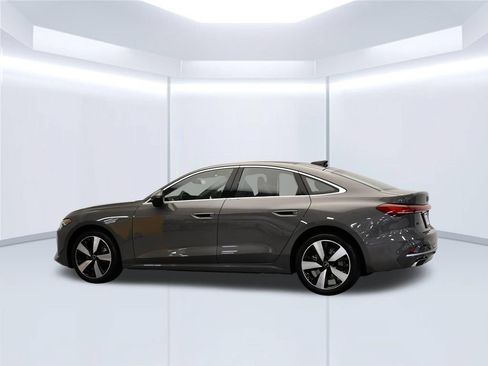 Used 2025 Audi A5 2.0T Premium Plus w/ Premium Plus AWD/4WD image 2