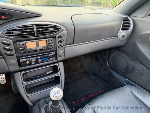 Used 1998 Porsche Boxster image 12