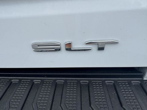 Used 2024 GMC Sierra 1500 SLT AWD/4WD image 32