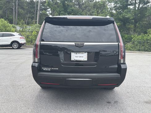 Used 2020 Cadillac Escalade ESV 4WD image 7