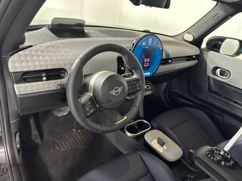 Used 2025 MINI Cooper 2-Door Hardtop image 13