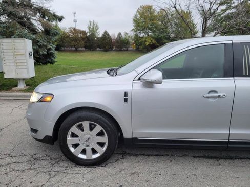 Used 2013 Lincoln MKT Limo AWD image 3