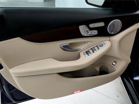 Used 2019 Mercedes-Benz C 300 4MATIC Sedan image 25