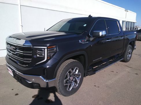 Used 2025 GMC Sierra 1500 SLT w/ SLT Premium Plus Package image 2