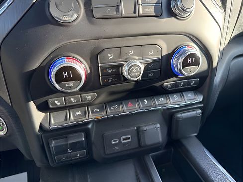 Used 2022 GMC Sierra 1500 Denali w/ Denali Reserve Package image 31