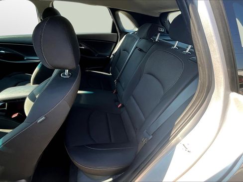 Used 2018 Hyundai Elantra GT image 18