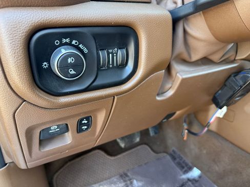 Used 2021 RAM 1500 Laramie AWD/4WD image 26