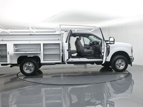 New 2026 Ford F350 XL w/ XL Chrome Package AWD/4WD image 4