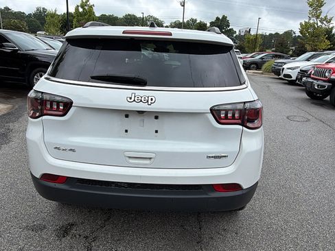 Used 2024 Jeep Compass Latitude AWD/4WD image 9