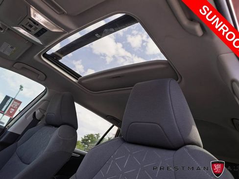 Used 2022 Toyota RAV4 XLE w/ Convenience Package AWD/4WD image 8